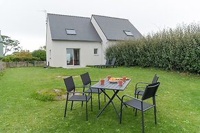 Holiday Home in Porspoder Near Plage du Bourg