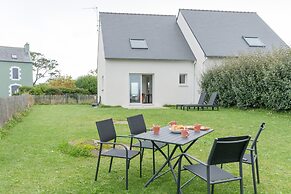 Holiday Home in Porspoder Near Plage du Bourg