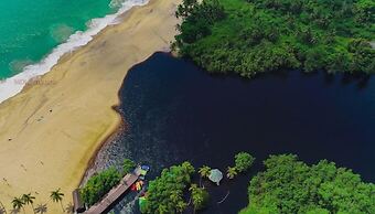 La Campagne Tropicana Beach Resort