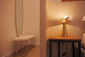 Toledo Luxury Rooms - LR Collection