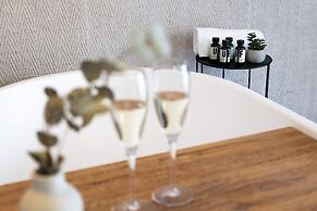 AMAR Design Hotel by HMG