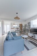 Charming House 300m From the sea