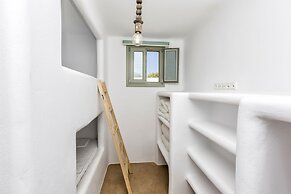 Villa Glyfada a Private Fully Equipped gem