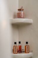 Sea La Vie Apartment