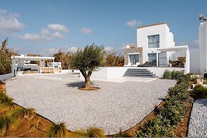 Villa Ama Plaka With 3 Bedrooms and 3 Bathrooms