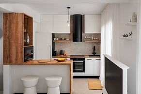 Villa Ama Plaka With 3 Bedrooms and 3 Bathrooms