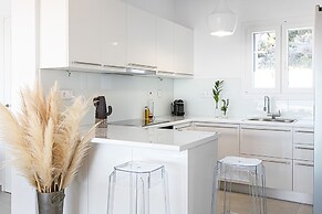 Villa Luxcia Located in Galanado Naxos