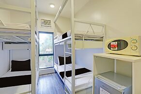 MyTown Madrid, Classy Hostel Bunkbeds Makati Metro Manila