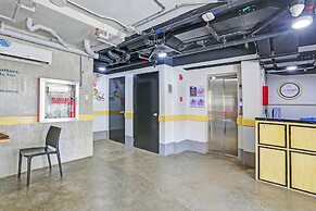 MyTown Madrid, Classy Hostel Bunkbeds Makati Metro Manila