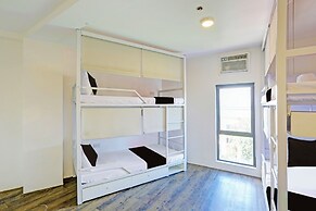 MyTown Hong Kong, Classy Hostel Bunkbeds in Taguig, Metro Manila