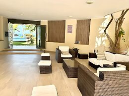 Beachfront and Ocean View Apartment