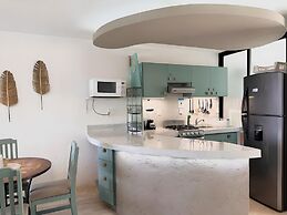 Beachfront and Ocean View Apartment