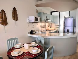 Beachfront and Ocean View Apartment