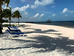 Beachfront and Ocean View Apartment