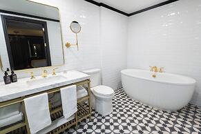 Whisky Hotel