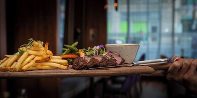 AC Hotel BY Marriott Ottawa Dwtn