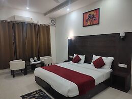 The Leisure Cave Premier