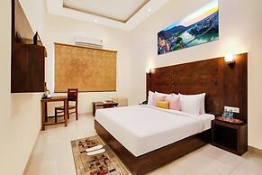 The Leisure Cave Premier