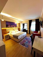 Lucid Otel