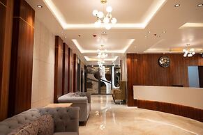 The Grand Royal Hotel