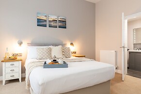 Clarence Gardens Hotel