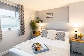 Clarence Gardens Hotel