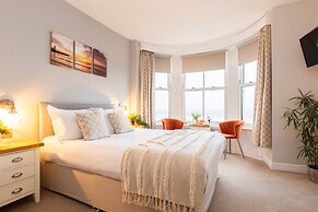 Clarence Gardens Hotel