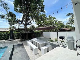 168 Garden Pool Villa