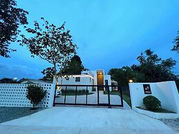 168 Garden Pool Villa