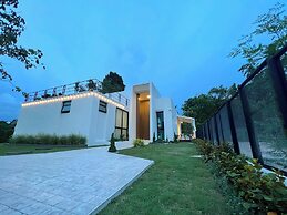 168 Garden Pool Villa