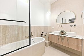 New Flat With AC Porte Maillot/arc de Triomphe