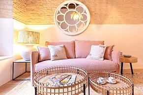 Genteel Home Santas Patronas