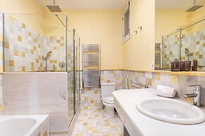 Genteel Home Palacio Abades Terrace