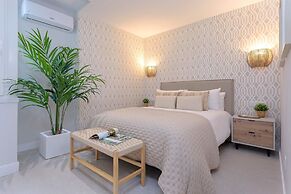 Genteel Home Plaza del Teatro