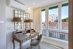 Genteel Home Plaza del Teatro