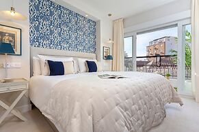 Genteel Home Plaza del Teatro