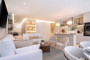 Genteel Home Plaza del Teatro