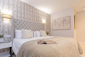 Genteel Home Plaza del Teatro