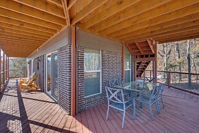 Serene Valley Views: Lake Texoma Retreat