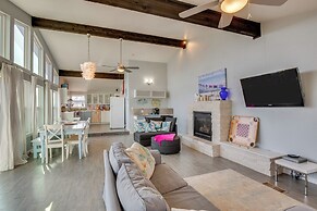 Serene Valley Views: Lake Texoma Retreat