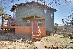 Serene Valley Views: Lake Texoma Retreat