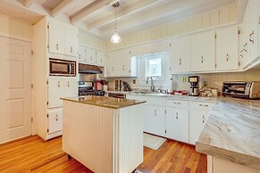 2 Mi to Fairhope Pier: Home w/ Large Yard!