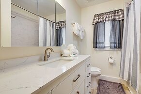 2 Mi to Fairhope Pier: Home w/ Large Yard!