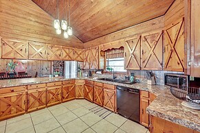 4 Mi to Lake Access: Pet-friendly Home in Bismarck