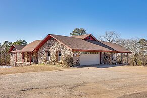 4 Mi to Lake Access: Pet-friendly Home in Bismarck