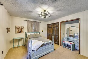 4 Mi to Lake Access: Pet-friendly Home in Bismarck