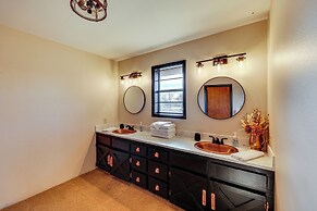 4 Mi to Lake Access: Pet-friendly Home in Bismarck