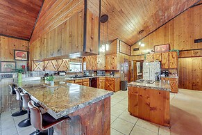 4 Mi to Lake Access: Pet-friendly Home in Bismarck