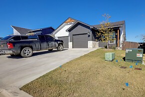 2 Mi to Downtown Temple: Pet-friendly Home w/ Yard