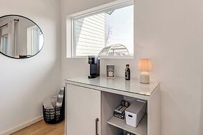 < 2 Mi to Dtwn: Modern Townhome in Knoxville